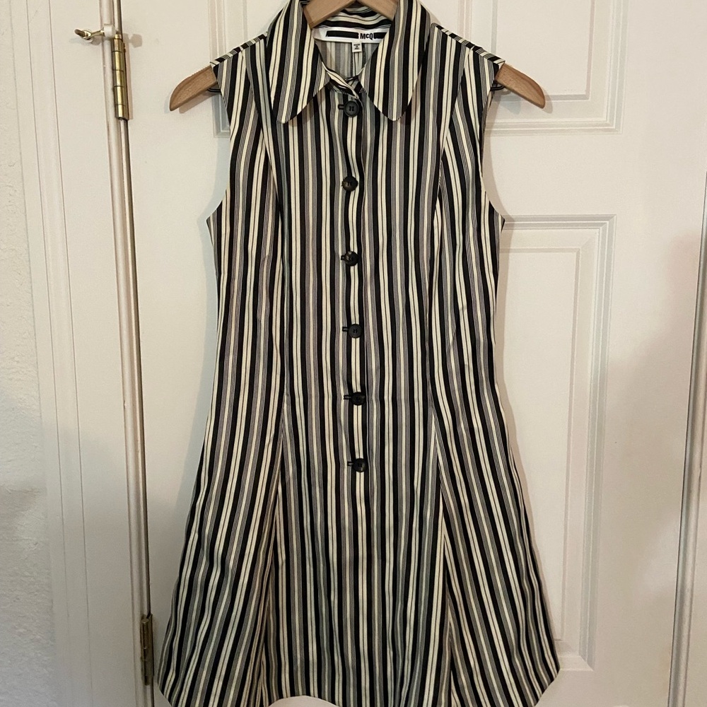 Alexander McQueen Black and White Sleeveless Midi Dress